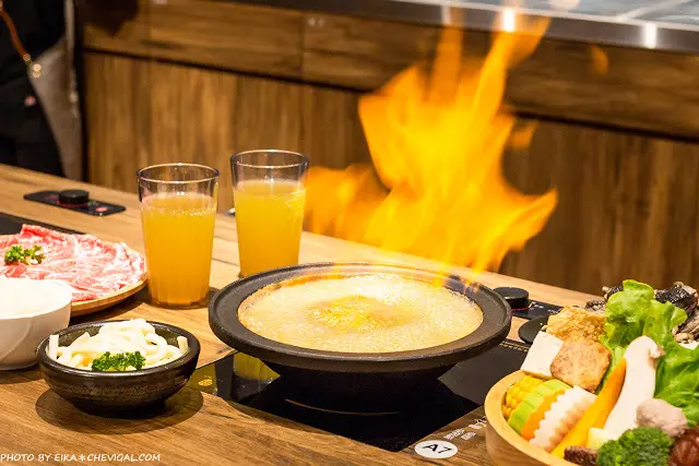 台中海線火鍋新選擇！尚石苑石頭火鍋食材新鮮還免服務費，人潮滿滿趕緊先來卡位！