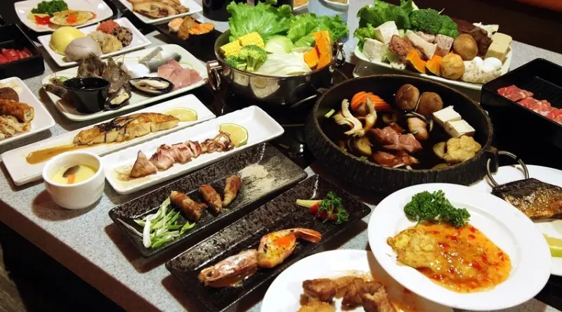 台南美食-芯芯要去【福豆屋-德安百貨】~首創鐵板燒MIX壽喜燒雙料吃到飽，還有各種海鮮\燒臘\炸雞\壽司\熟食\haagen daz通通吃到爽