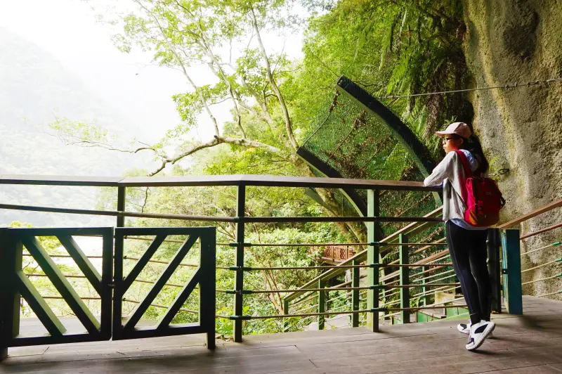 //花蓮景點//台灣好行。花蓮。太魯閣線。一日九班車。搭著台灣好行也可以暢遊太魯閣，欣賞這讓人震撼的美麗風光