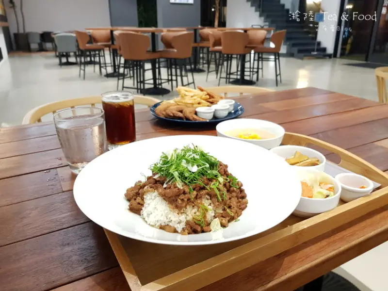 《高雄美食》湁陸 Tea & Food ❤低調質感，網美餐廳~IG好景點｡