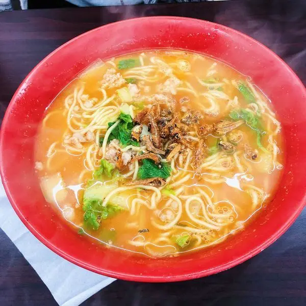 [台北小吃]台北車站南陽街/免費肉燥飯例湯吃飽飽「SGP新加坡美食 魚頭米粉」特色魚頭米粉手工麵/大份量便宜平價美食/湯頭好濃好香(附菜單)