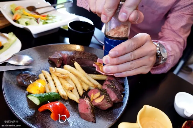 新竹湖口美食 兼美亭平價牛排 超高CP值排餐 自助吧無限量供應 當地人最愛牛排館 - 安妮的天空