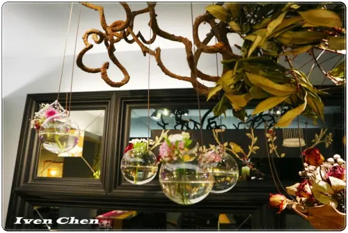 《捷運東門美食》隱藏在永康商圈巷弄\室內&珠寶雙設計師的店\優雅賞心的下午茶-『La Design Cafe』