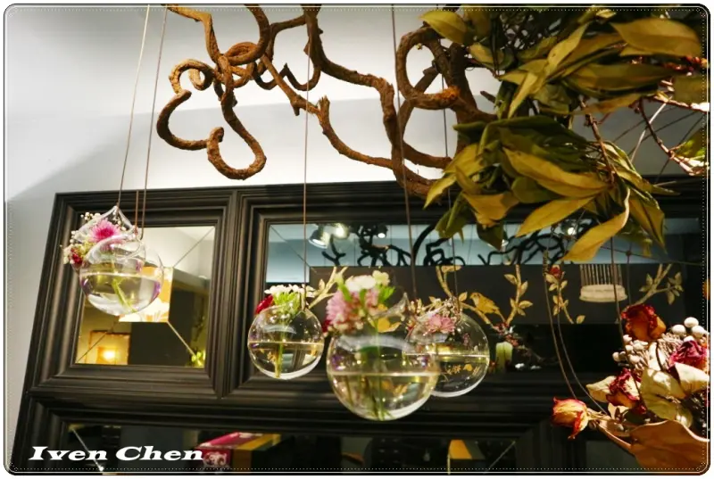 《捷運東門美食》隱藏在永康商圈巷弄\室內&珠寶雙設計師的店\優雅賞心的下午茶-『La Design Cafe』
