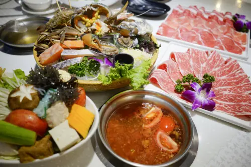 台北｜天鍋宴(西湖店) 超澎湃海鮮火鍋．內湖火鍋推薦！ - 奇奇一起玩樂趣