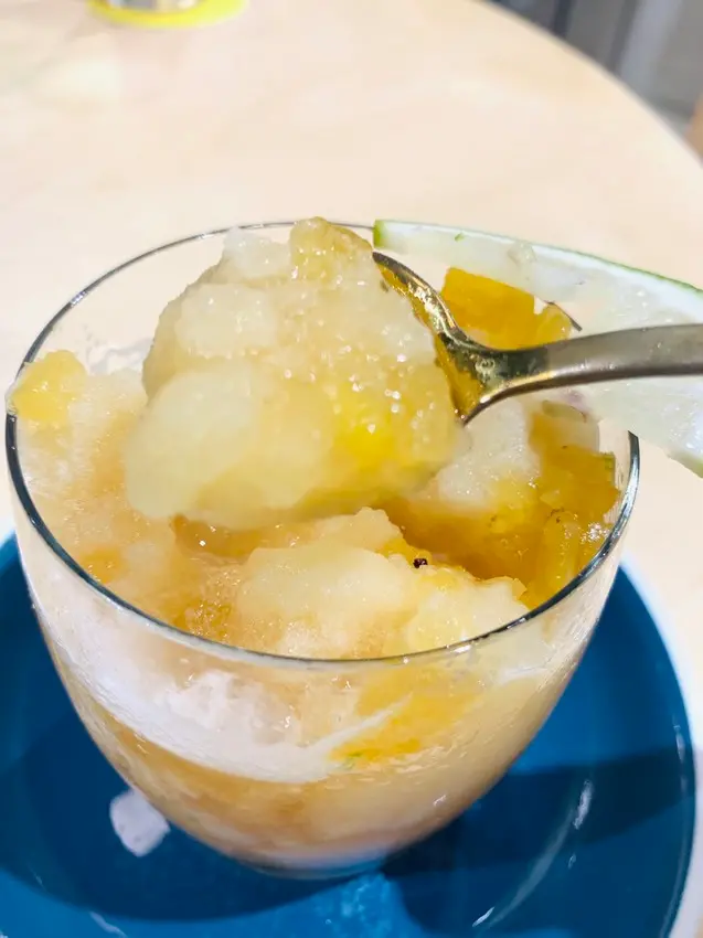 忠孝新生捷運站旁 - 適合與朋友聊天的 GIN GIN 咖啡店