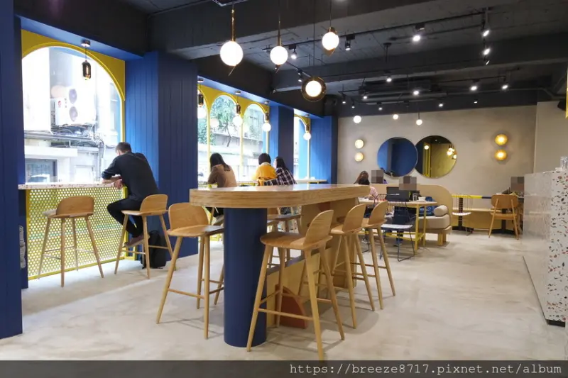 GinGin Coffee Company｜鮮明藍色風格咖啡館【台北市】