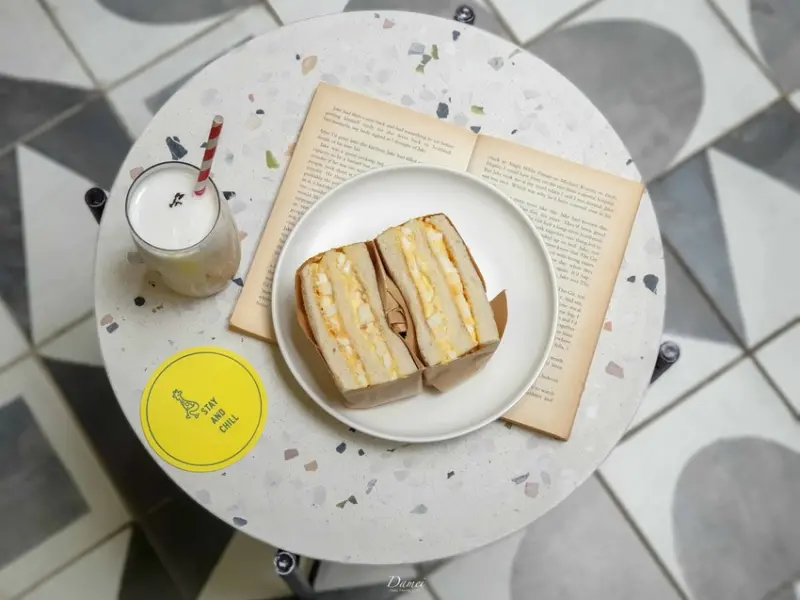 台北中正｜GinGin Coffee Company﻿-長頸鹿藏在咖啡館裡，平價咖啡館擄獲少女心