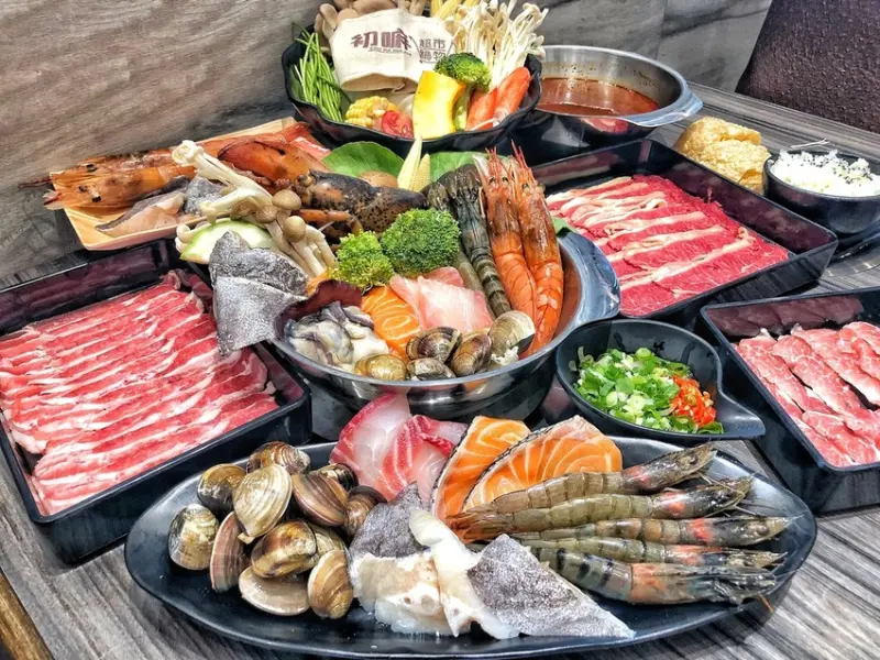 【 台南 ‧ 南區 】台南特色新店初嘛超市鍋物 好吃又好玩的用餐模式 主打多種海鮮與肉類想吃什麼自己挑