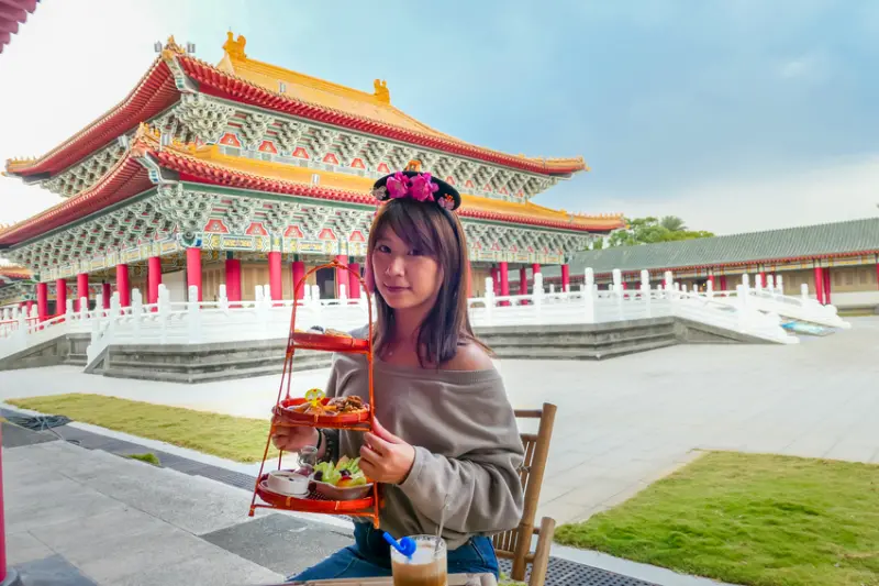 芒果咖秋 ｜絕妙中式下午茶咖啡體驗｜扮古裝婢女吃午茶糕點拍照好應景｜高雄孔廟下午茶