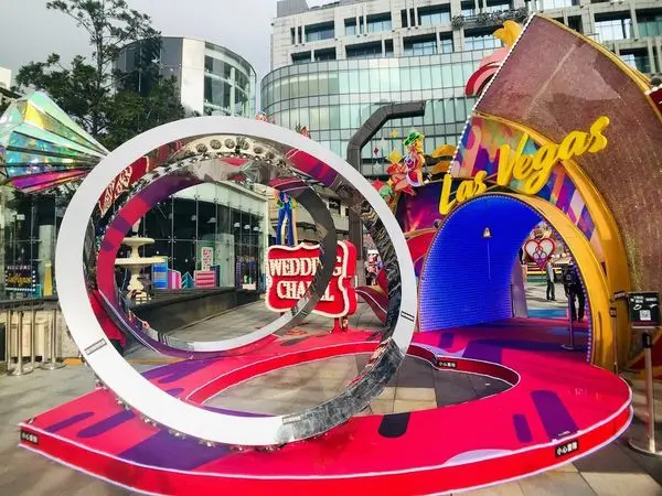 2019台北信義區耶誕城|愛sharing一秒來到拉斯維加斯黃金不夜城|好玩又好拍還有驚喜禮物|一起來魔幻之都過耶誕