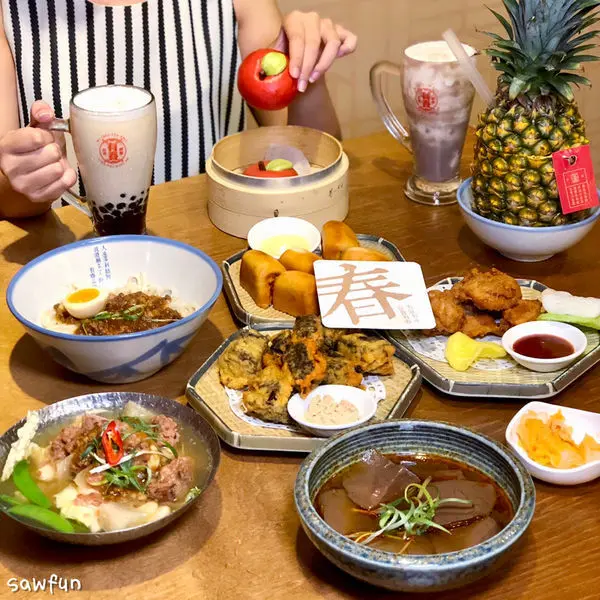 【台中美食】IG爆紅的有春茶館 復古風格超喜氣 滿滿的台灣味食物 現代茶館 平價美食 適合朋友聚餐聊天好所在