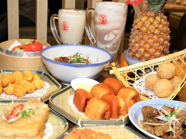 【台中】有春茶館-大墩店。古早味懷舊茶坊，精緻茶點、特色餐點，適合多人聚餐的好地方