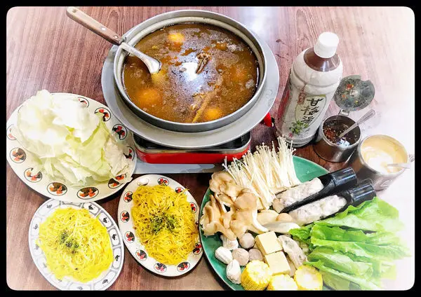 ☞新竹美食☜新竹縣薑母鴨。公館店。冬令進補。養生鍋物。帝王食補。冷颼颼的日子就該來這一味，暖心暖身又暖胃