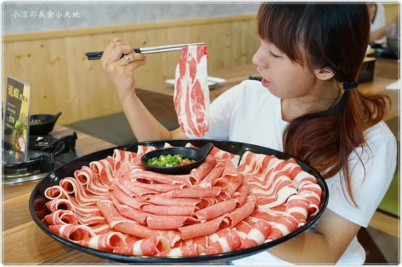 台中大坑美食║瀧厚鍋物，給我肉肉其餘免談！50盎司超人氣豬牛雙拼，肉食系最愛！大胃王等你來挑戰！