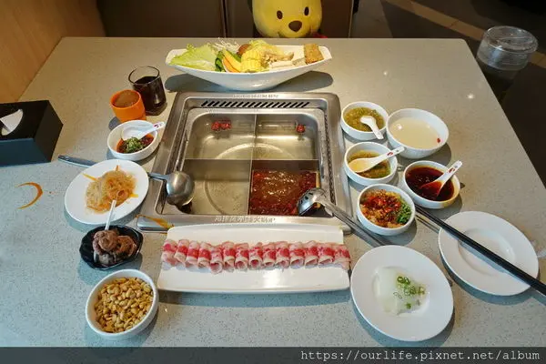 海底撈中友店限定．299元肥牛麻辣個人鍋