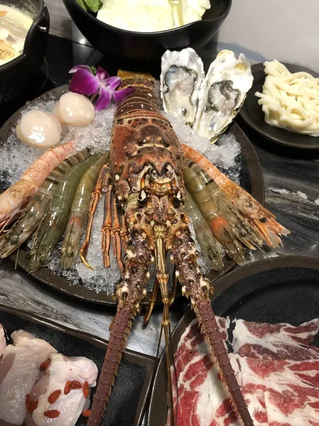 高CP值 涮霸霸王龍蝦套餐  新莊 獨門湯底