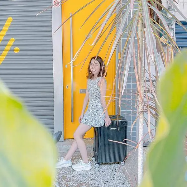 融合現代設計的老屋改造民宿， 夜晚一樓化身高人氣水果調飲酒吧 | 【高雄 新興區】小島公寓/小島茶酒