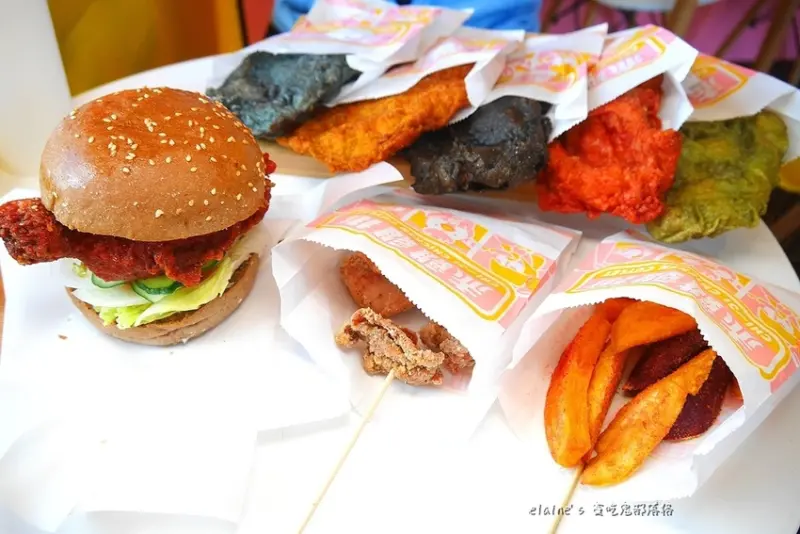 吃。台北中正《赤雞雞排 台北車站店》6色風味雞排，顛覆你對雞排的想像。北車雞排推薦。北車漢堡推薦