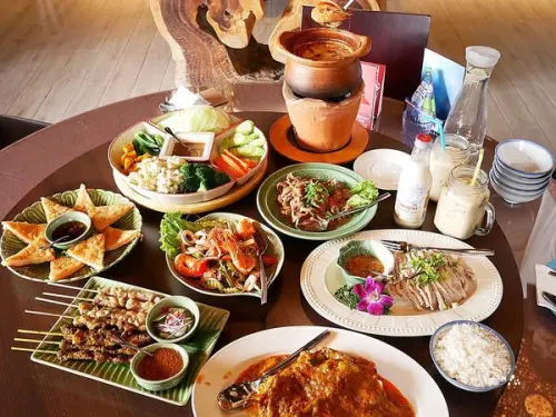 湄南河泰式庭園餐廳 - 台中南屯泰式料理  超合台灣人胃口的泰國菜  調味夠卻不夠重  立刻晉升新目中第一名泰式餐廳