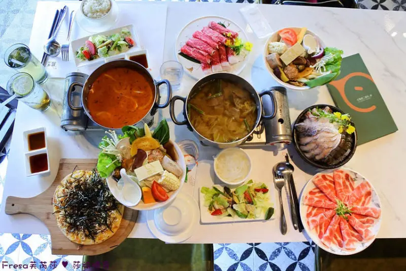 台南火鍋【鳳樲二 dear she 鍋物語】優雅質感用餐空間.日本A5和牛太讚啦.多款自熬湯頭任選│花園夜市│北區美食 - Fresa芙芮莎♥莎旅憶食