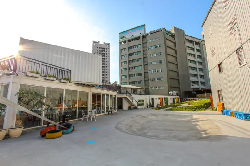 台中南區，親子咖啡館 Chu a ka 滑步車親子園區!讓孩童們在友善環境下學習玩樂滑步車。 - 微笑Joe幸運