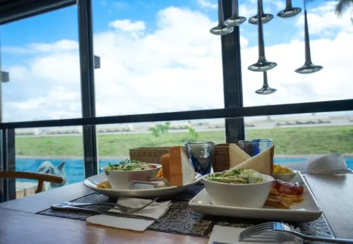 跳躍的宅男 - 花蓮靠海咖啡廳-秘密海咖啡 東大門夜市走路15分鐘 太平洋海濱公園旁