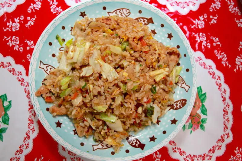 吃。台南|東區。隱藏在巷弄的美食，餐點美味定價超值「尤家餐館」。