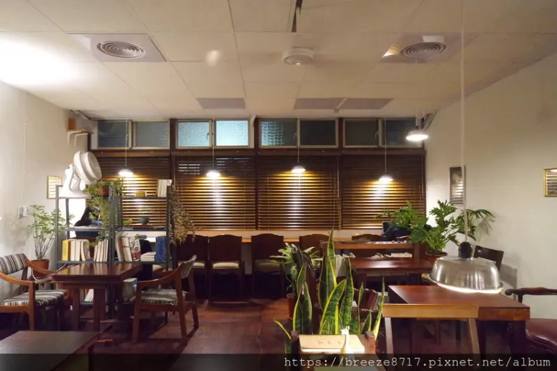 秋山珈琲屋｜夜幕沉靜美咖啡館【台北市】