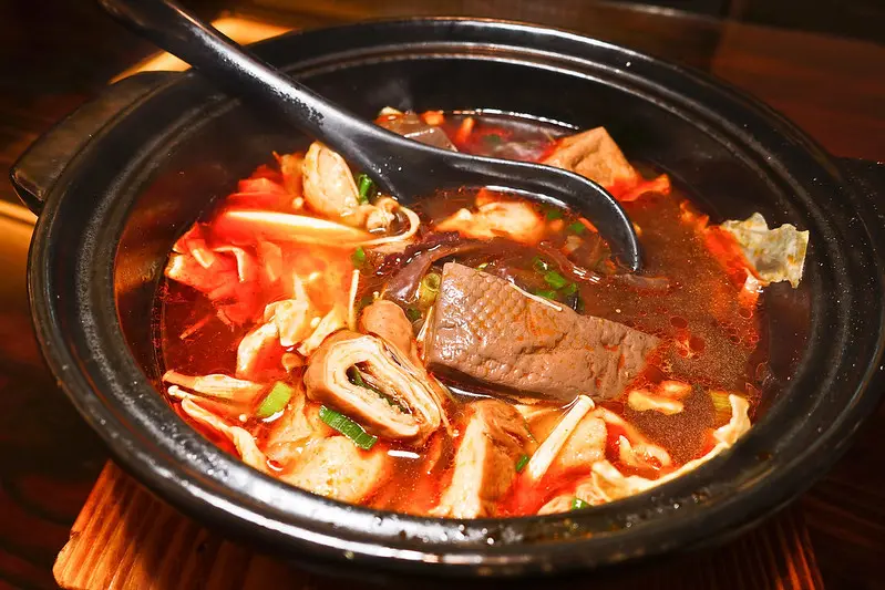 阿二麻辣食堂大安店, 好吃又平價划算的麻辣鍋, 麻辣滷肉拌飯好吃呢