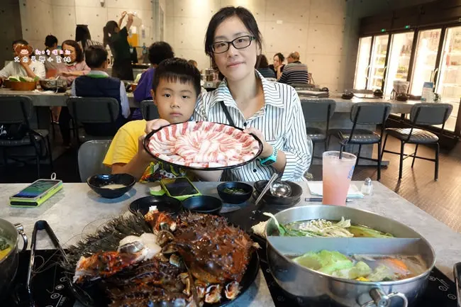 《竹北火鍋》上官木桶鍋-竹北加盟店～甜蜜痛風鍋／大胃王套餐，高級食材份量超多CP值高，新竹北區頂級海鮮和牛火鍋！