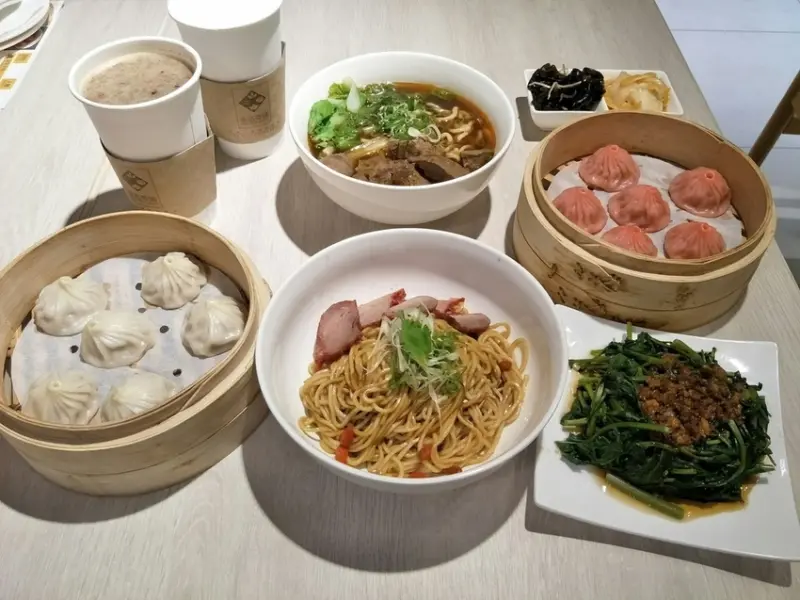 【台北中山美食-誠品南西"金品茶語"】精緻養身的台灣在地好味道套餐組合!!! 清香薄嫩的櫻花蝦小籠包讓你口口入味+肉塊厚實湯汁濃郁的紅燒牛肉麵~~給你道地頂級地實在台灣味XD