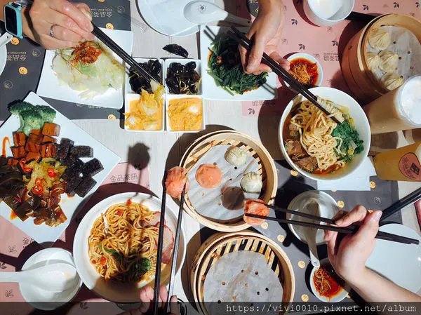 圓圓家愛吃貨-《台北南西誠品》老字號的金品茶語，變身時尚亮麗茶水鋪，文青少女必須朝聖!牛肉麵簡直一絕超好吃