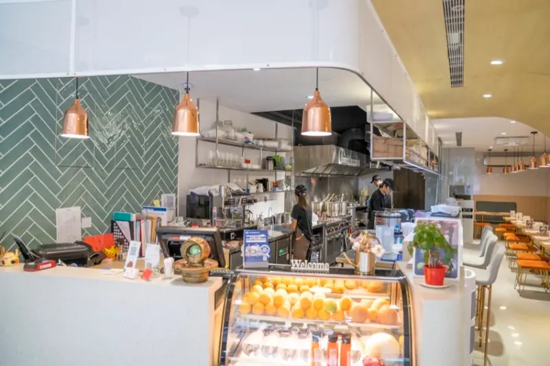 台北中山美食｜「溫溫牛肉麵」 傳統中式結合創意料理 牛肉燉到一夾就斷！ · 算命的說我很愛吃