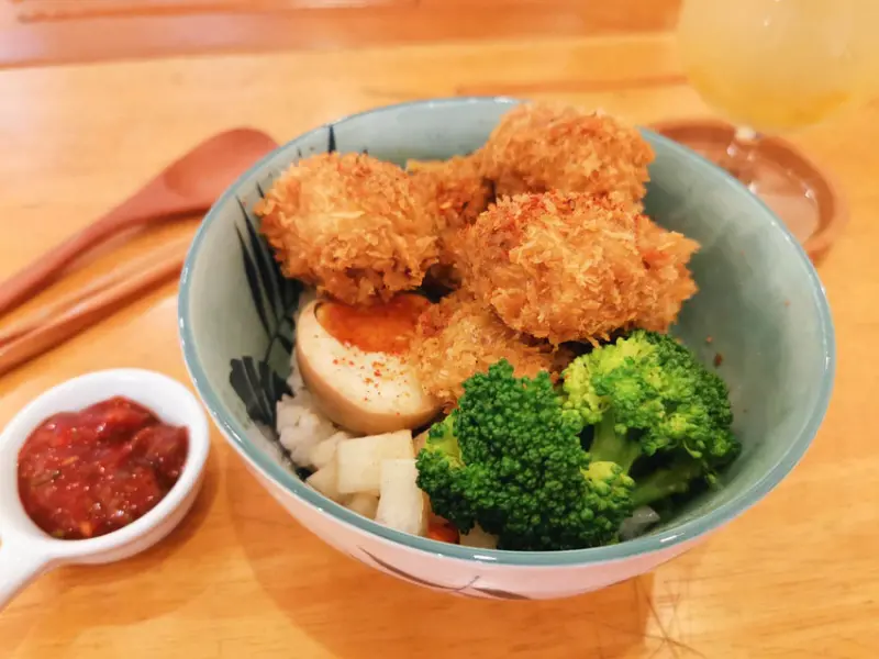 (三重捷運站)三重美食MILK BOXES 餓貓等一下,三重寵物友善餐廳,近三重集美國小
