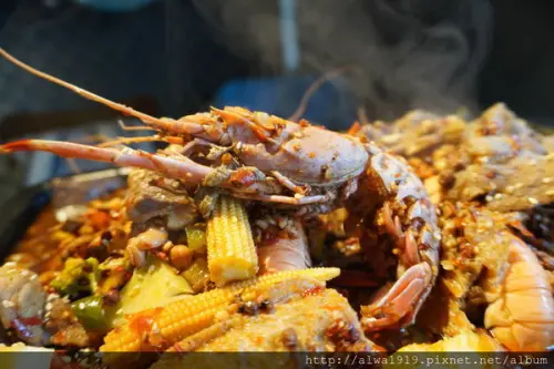 【新竹美食週記】海の貨海鮮料理，重慶角蝦麻辣烤魚，獨家特調醬汁麻辣生香！