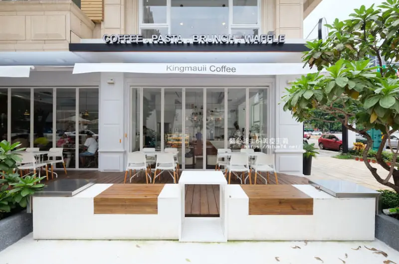 高雄鼓山區│金茂宜咖啡美術店-白色系網美風打卡點，室內室外都好拍 - 藍色起士的美食主義