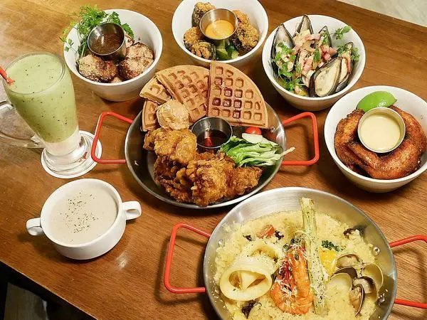 LALA Kitchen - 新竹東區美式料理  超多特色料理  還有IG超夯的楓糖鬆餅炸雞等你來品嘗