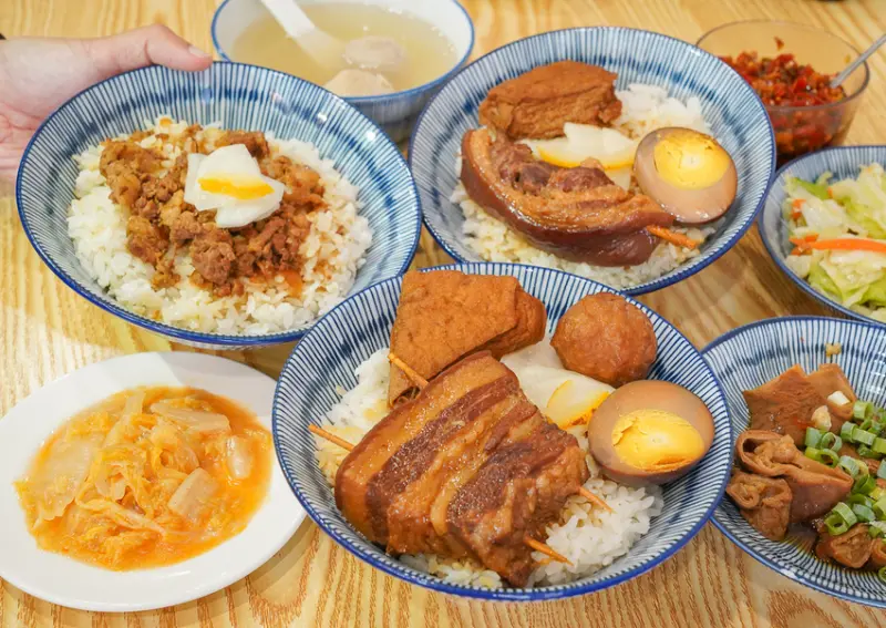 [台中小吃推薦]金爌爌肉飯-IG台中美食打卡超夯的文青風爌肉飯店~軟嫩腿庫飯超級推 - 美食好芃友