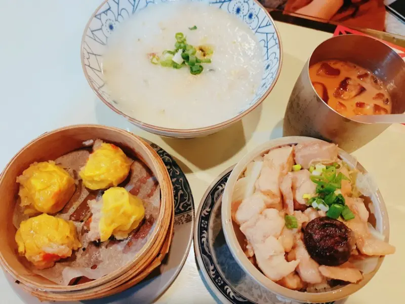 【板橋海山站平價美食推薦｜香港好粥道｜北菇滑雞飯太厲害了】彷彿置身香港茶餐廳燒賣原盅蒸飯好好味正統道地絲襪奶茶大推♥食尚期貨小咪推薦土城海山好吃美食港式餐廳