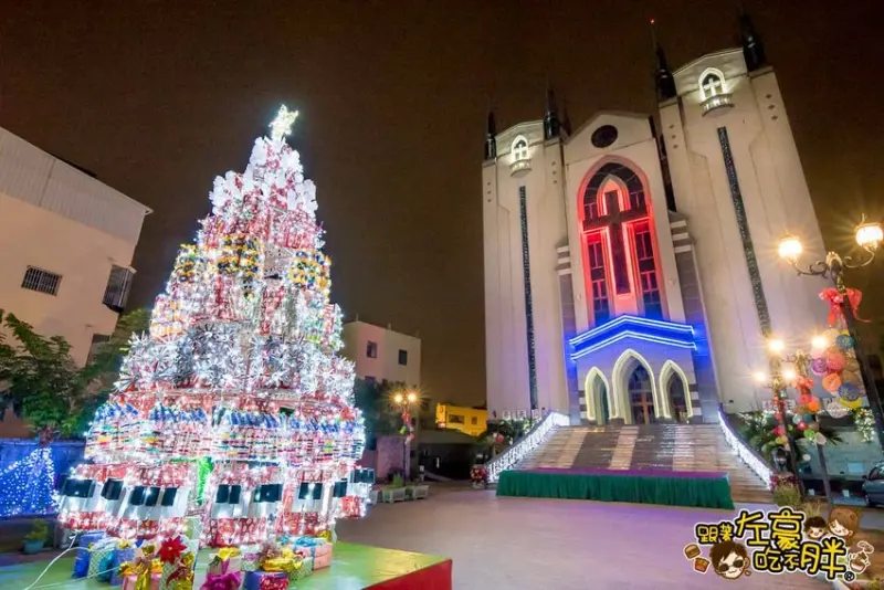 鳳山教會聖誕節 白色閃亮聖誕樹X麋鹿雪橇X天使翅膀 耶誕拍照景點！ - 跟著左豪吃不胖