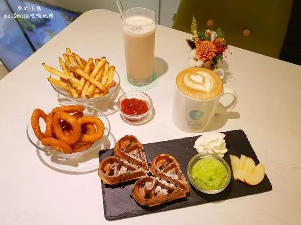 台中南屯美食︱Chow Chow Cafe巧巧咖啡~近文心森林公園的咖啡下午茶、手工甜點