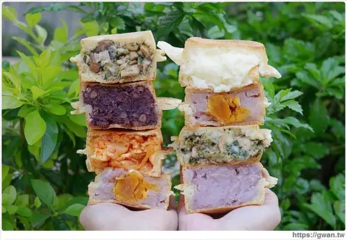 超厚車輪餅，浮誇內餡直逼一根手指高，生意好到客人一次買兩箱！！ 