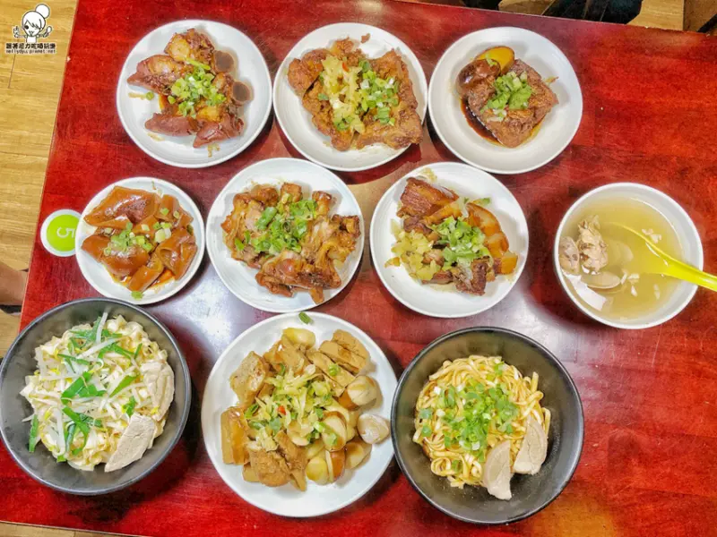 飽滿膠質Q彈可口的古早味飄香美食，台北城豬腳專賣店好吃實在 - 跟著尼力吃喝玩樂＆親子生活