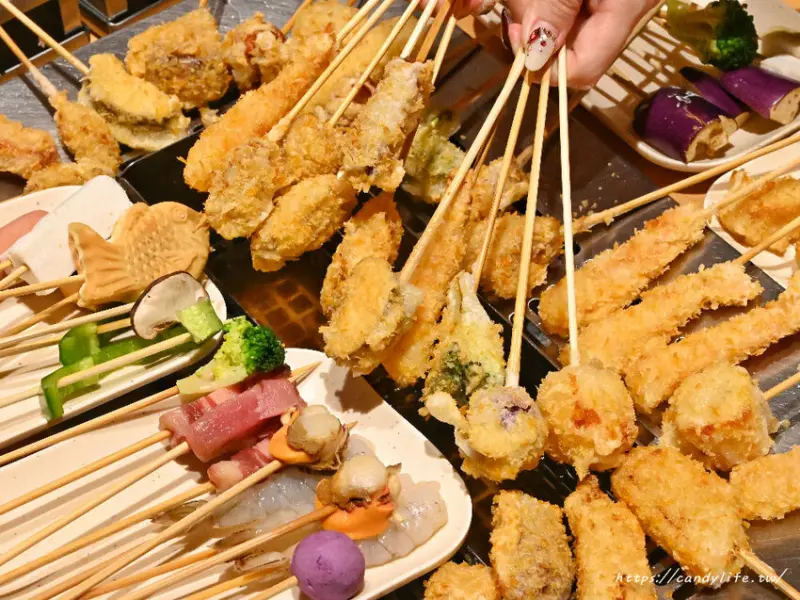 串家物語｜日本大阪人氣串炸吃到飽在台中也吃得到，超過20種食材，還有熟食、咖哩飯、甜點、水果、鬆餅、霜淇淋通通吃到飽～