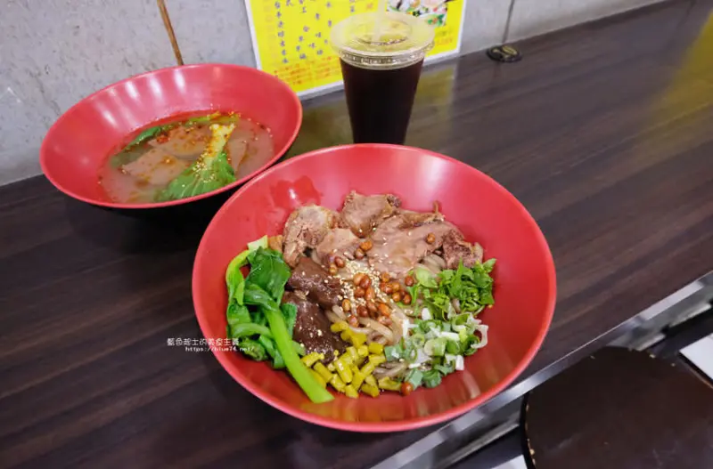 台中北區│城嘉小悅重慶酸辣粉中友店-酸辣開胃，中友百貨商圈美食 - 藍色起士的美食主義