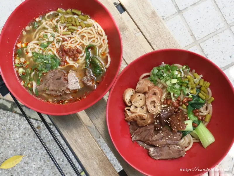 台中美食│城嘉小悅重慶酸辣粉〃隱藏版小吃推薦！道地重慶酸辣粉，口感Q滑，酸辣又開胃～