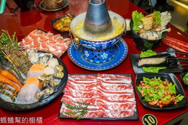小瀋陽碳火小火鍋 | 台中酸菜白肉小火鍋，景泰藍酸菜海鮮鍋，東北媽媽的好手藝！ - 螞蟻幫的櫥櫃
