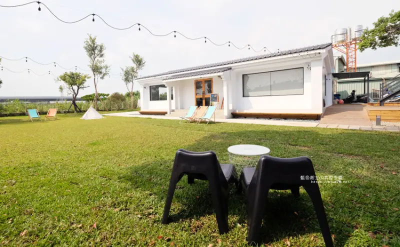 台中霧峰│窩草的日子-霧峰拍照IG打卡點，大大草地綠意包圍，親子寵物友善 - 藍色起士的美食主義