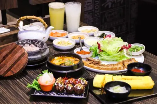 【高雄‧美食】玉豆腐 -- 新菜單上市，生菜包五花肉必吃